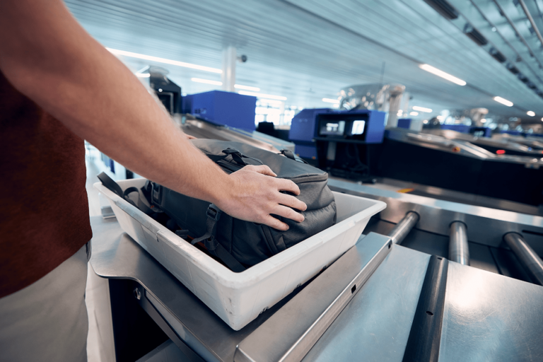 airport security bag check scanner